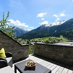Luxus Sonnenhang Mit Sauna & Sommercard 度假居